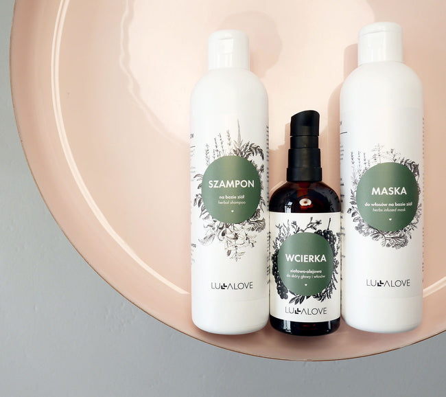 Herbal hair balm with nourishing oils
